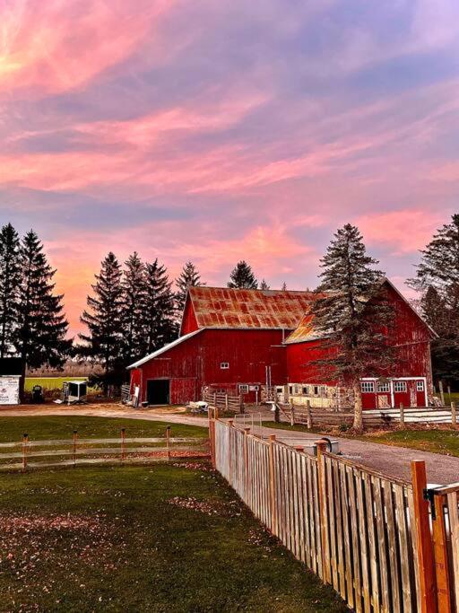 The Barns Of Brighton Near Prince Edward County エクステリア 写真